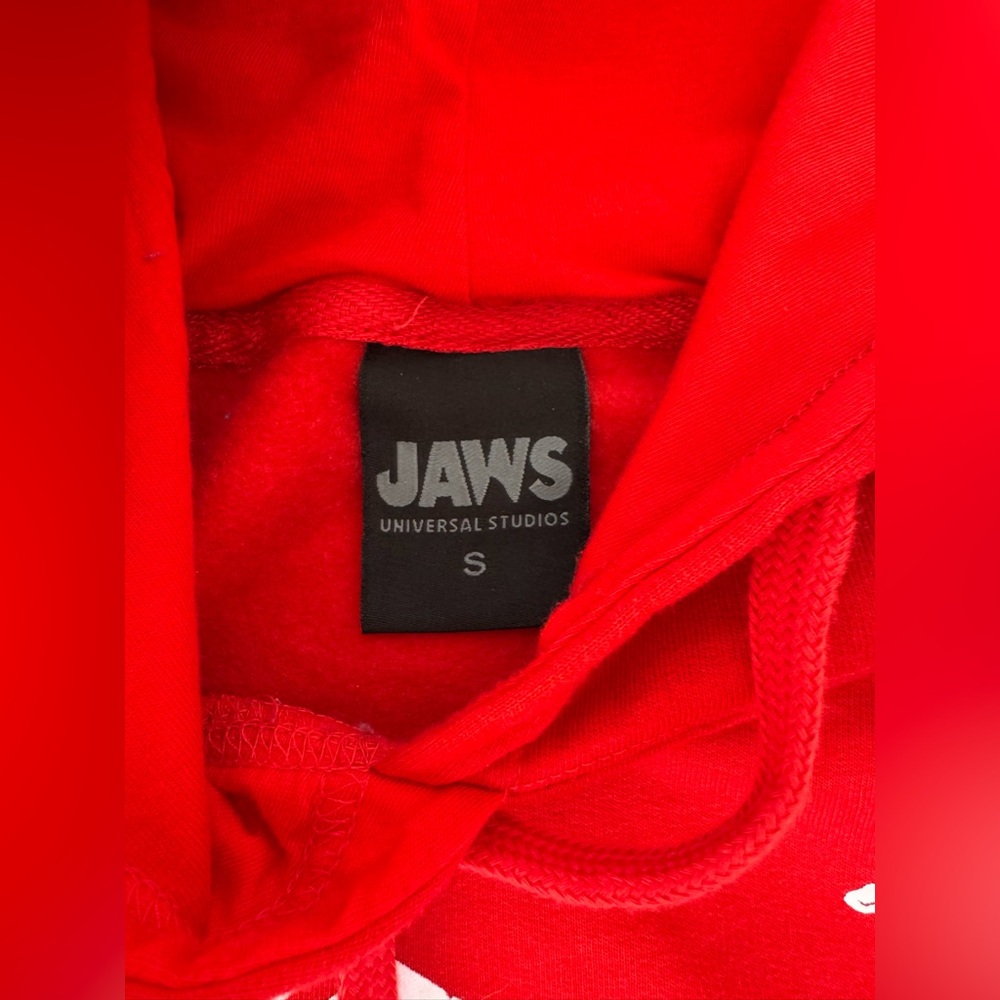 Universal Studios JAWS Hoodie - Picture 3 of 5